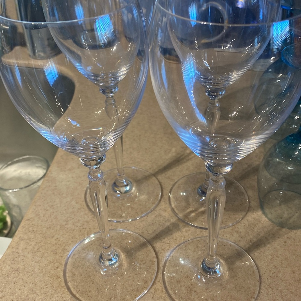 Vintage Mikasa crystal Venezia wine glasses. Set of 4. Like new 9 inches